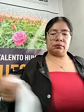 Snapshot of __valentina18 chatting on February 2026 12:56:01 PM valentina18 online show from February 2026 12:56:01 PM