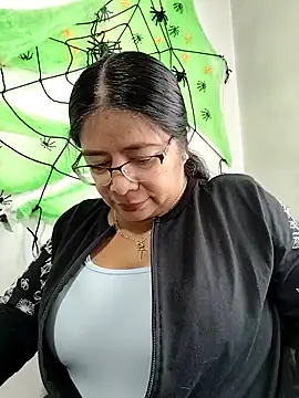 Snapshot of __valentina18 chatting on October 2025 01:01:01 PM   valentina18 online show from October 2025 01:01:01 PM