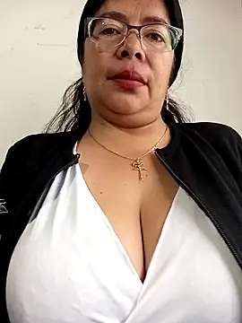 Snapshot of __valentina18 chatting on March 2025 01:30:01 PM   valentina18 online show from March 2025 01:30:01 PM