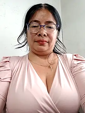 Snapshot of __valentina18 chatting on February 2025 08:27:02 PM   valentina18 online show from February 2025 08:27:02 PM