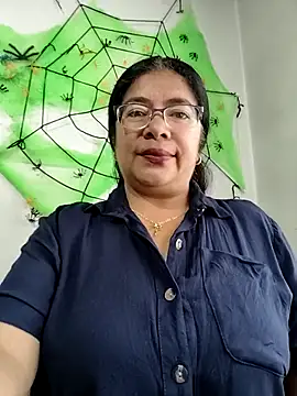 Snapshot of __valentina18 chatting on October 2025 01:13:02 PM   valentina18 online show from October 2025 01:13:02 PM