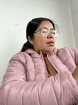 Snapshot of __valentina18 chatting on October 2025 01:12:02 PM   valentina18 online show from October 2025 01:12:02 PM