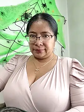 Snapshot of __valentina18 chatting on October 2025 01:01:01 PM   valentina18 online show from October 2025 01:01:01 PM