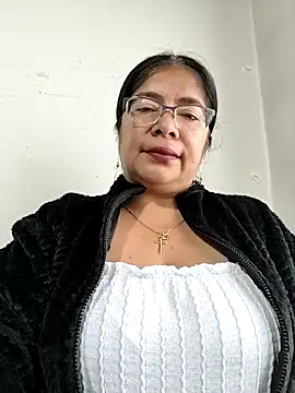 Snapshot of __valentina18 chatting on November 2025 01:00:02 PM valentina18 online show from November 2025 01:00:02 PM