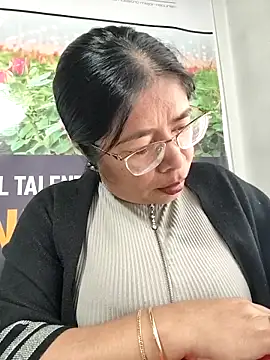 Snapshot of __valentina18 chatting on February 2026 01:01:01 PM valentina18 online show from February 2026 01:01:01 PM