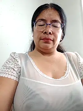 Snapshot of __valentina18 chatting on February 2025 01:43:01 PM   valentina18 online show from February 2025 01:43:01 PM