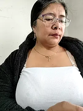 Snapshot of __valentina18 chatting on December 2025 01:15:01 PM valentina18 online show from December 2025 01:15:01 PM