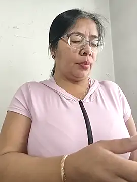 Snapshot of __valentina18 chatting on November 2025 01:55:02 PM valentina18 online show from November 2025 01:55:02 PM