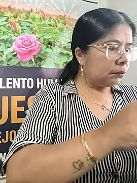 Snapshot of __valentina18 chatting on February 2026 01:00:01 PM valentina18 online show from February 2026 01:00:01 PM