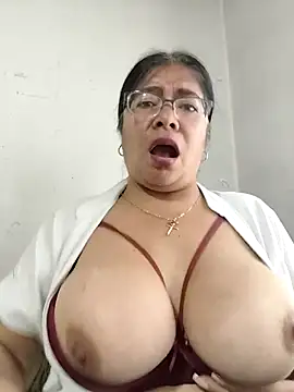 Snapshot of __valentina18 chatting on December 2025 01:28:02 PM valentina18 online show from December 2025 01:28:02 PM