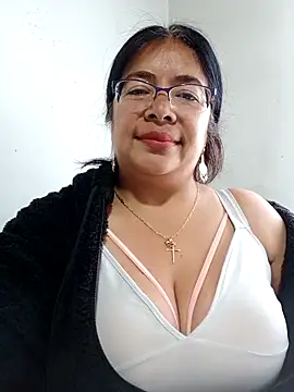 Snapshot of __valentina18 chatting on February 2025 01:08:02 PM   valentina18 online show from February 2025 01:08:02 PM