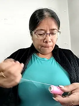 Snapshot of __valentina18 chatting on December 2025 01:01:02 PM valentina18 online show from December 2025 01:01:02 PM