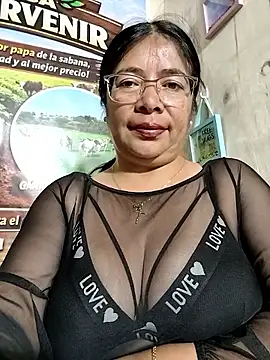   valentina18 online show from March 2026 01:33:02 PM