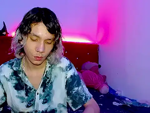 Snapshot of LAICK_01 chatting on December 2024 12:13:01 PM LAICK 01 online show from December 2024 12:13:01 PM