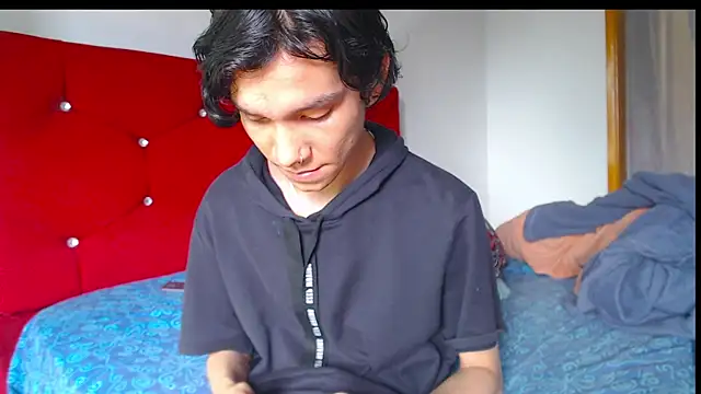 LAICK 01 online show from May 2026 07:43:02 PM