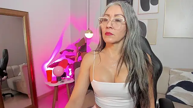  Nicoletteshea  online show from March 2026 09:39:01 PM