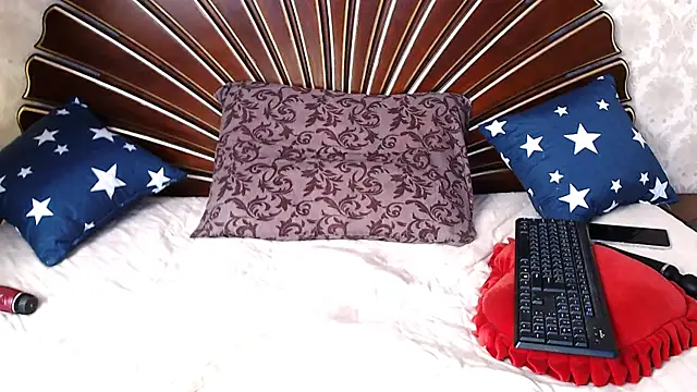 Snapshot of PrettyHairyBlonde chatting on March 2025 11:43:01 AM PrettyHairyBlonde online show from March 2025 11:43:01 AM