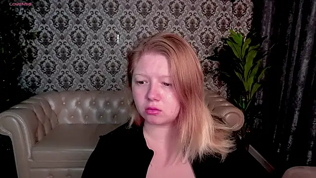 Snapshot of Tinker_Belll chatting on September 2025 07:09:02 PM Tinker Belll online show from September 2025 07:09:02 PM