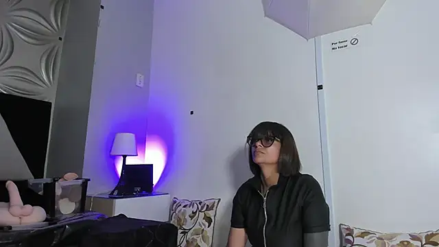 beauti wild25 online show from April 2026 07:09:01 PM