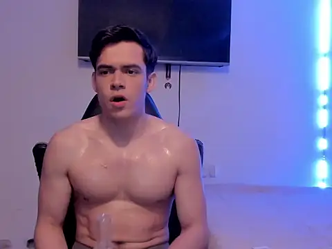 Lucian Gomez  online show from October 2025 03:07:01 AM