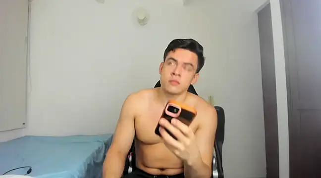 Lucian Gomez  online show from January 2025 03:55:01 AM