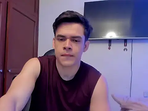Lucian Gomez  online show from October 2025 01:56:02 PM