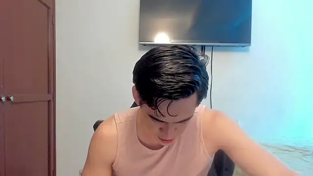 Lucian Gomez  online show from October 2025 01:49:02 AM