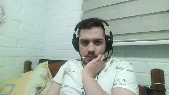 hung weeb online show from October 2025 01:48:04 AM