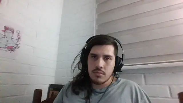Snapshot of hung_weeb chatting on February 2025 02:04:01 AM hung weeb online show from February 2025 02:04:01 AM
