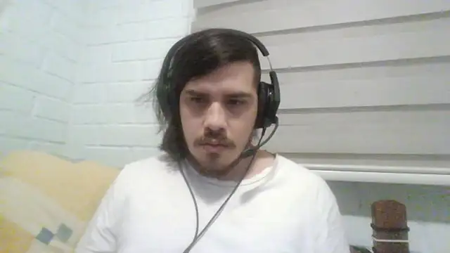 hung weeb online show from November 2025 02:06:01 AM