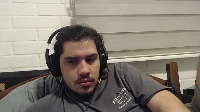 Snapshot of hung_weeb chatting on October 2025 01:18:02 AM hung weeb online show from October 2025 01:18:02 AM