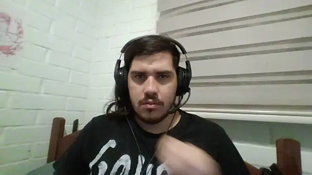 Snapshot of hung_weeb chatting on March 2026 12:48:02 AM hung weeb online show from March 2026 12:48:02 AM