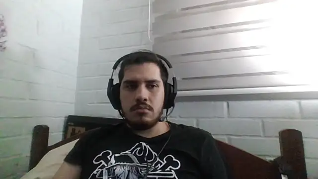 Snapshot of hung_weeb chatting on March 2025 03:35:02 AM hung weeb online show from March 2025 03:35:02 AM