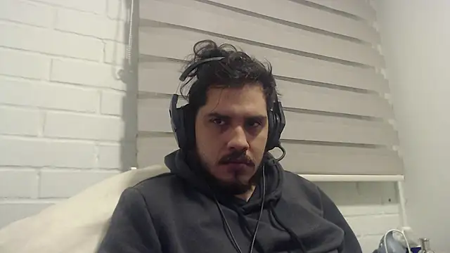 hung weeb online show from April 2026 02:40:01 AM