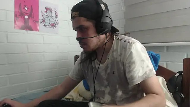 Snapshot of hung_weeb chatting on February 2025 02:45:01 AM hung weeb online show from February 2025 02:45:01 AM