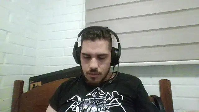 Snapshot of hung_weeb chatting on January 2025 01:30:01 AM hung weeb online show from January 2025 01:30:01 AM
