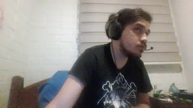 Snapshot of hung_weeb chatting on March 2026 01:30:01 AM hung weeb online show from March 2026 01:30:01 AM