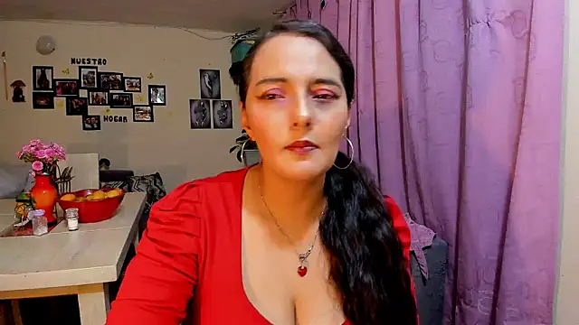 emma luxy online show from February 2026 12:19:01 AM