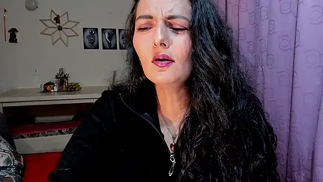 emma luxy online show from April 2026 05:09:02 AM