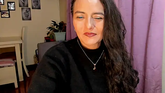 emma luxy online show from April 2026 05:03:01 AM