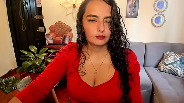emma luxy online show from February 2025 07:49:02 PM