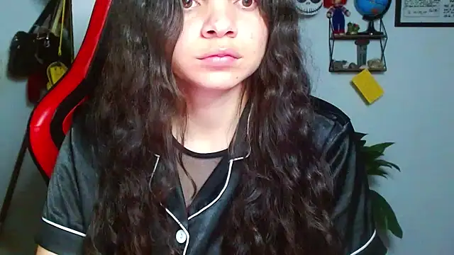 Snapshot of Nikkykora15 chatting on March 2025 01:47:01 AM Nikkykora15 online show from March 2025 01:47:01 AM