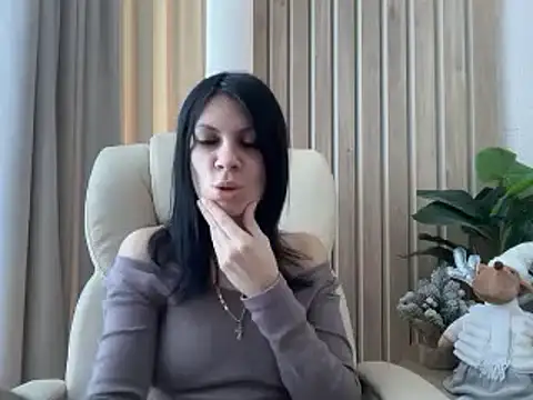 Snapshot of InjaAtHome chatting on February 2026 07:06:02 AM InjaAtHome online show from February 2026 07:06:02 AM