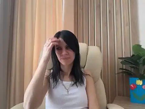 Snapshot of InjaAtHome chatting on April 2026 06:43:01 AM InjaAtHome online show from April 2026 06:43:01 AM