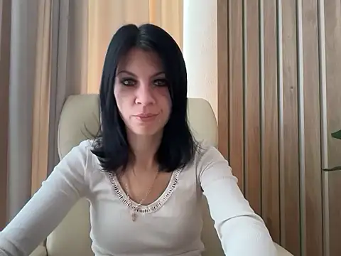 Snapshot of InjaAtHome chatting on October 2025 09:41:02 AM InjaAtHome online show from October 2025 09:41:02 AM