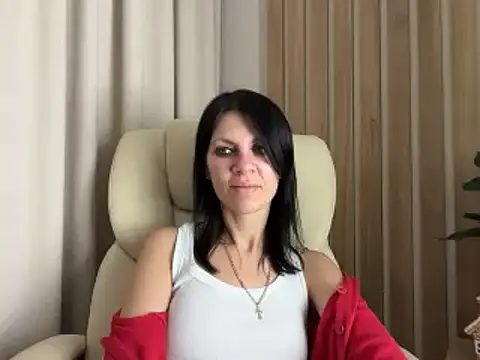 Snapshot of InjaAtHome chatting on December 2025 07:04:02 PM InjaAtHome online show from December 2025 07:04:02 PM