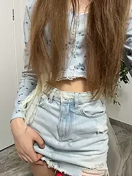 Snapshot of elikako chatting on April 2026 11:05:02 AM elikako online show from April 2026 11:05:02 AM