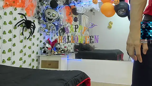 Snapshot of ChoreyTaiylor chatting on October 2025 04:30:02 PM ChoreyTaiylor online show from October 2025 04:30:02 PM