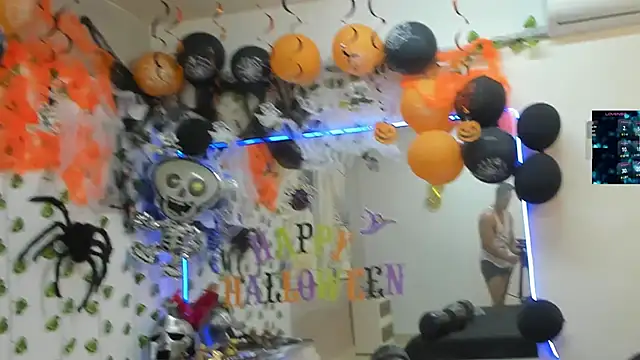 Snapshot of ChoreyTaiylor chatting on October 2025 03:20:01 PM ChoreyTaiylor online show from October 2025 03:20:01 PM