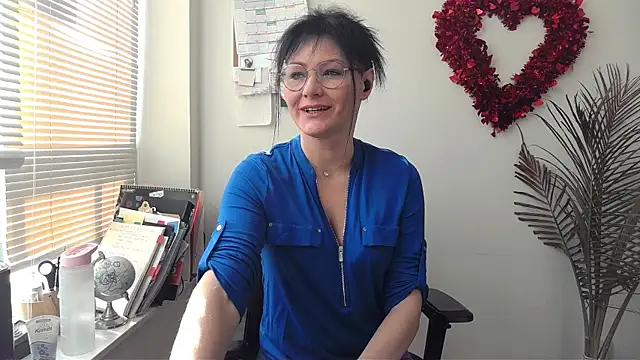 Snapshot of City_Kat chatting on January 2025 04:08:02 PM City Kat online show from January 2025 04:08:02 PM